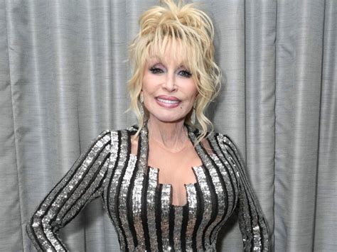 Dolly Parton Biography, Age, Height, Husband, Net Worth, Family